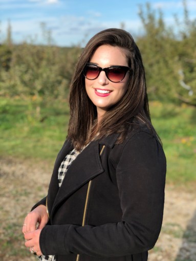 farmantic mama in the orchard